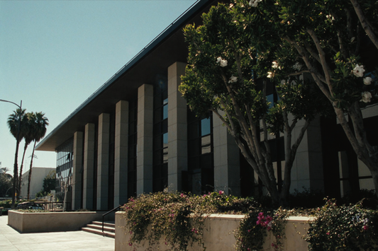 B.F. Sisk Courthouse on O Street in downtown Fresno on a bright weekday morning